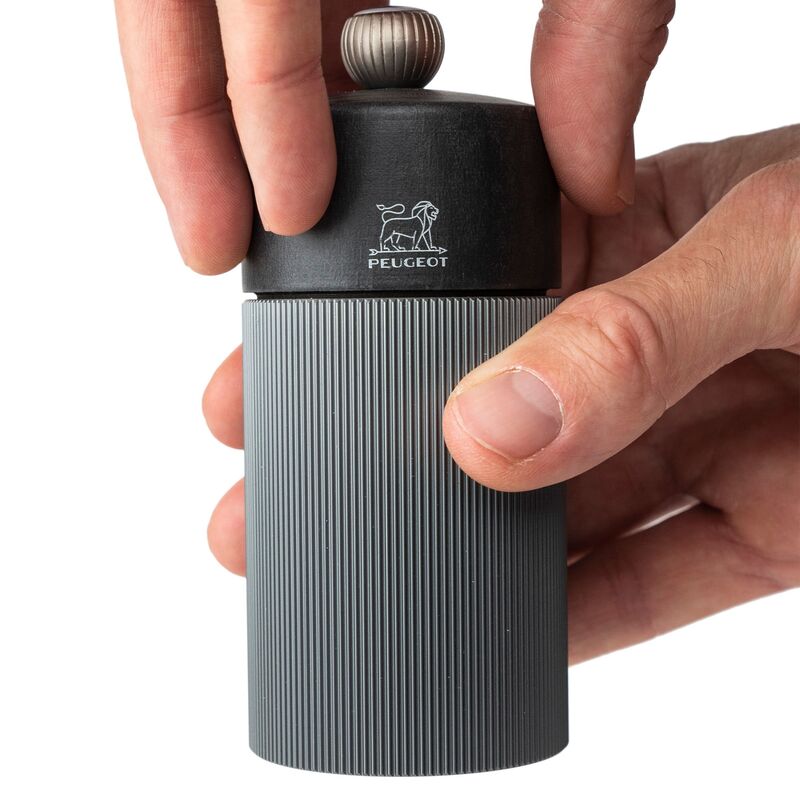 Line Peberkværn Mørkt Træ/Aluminium 12 cm.