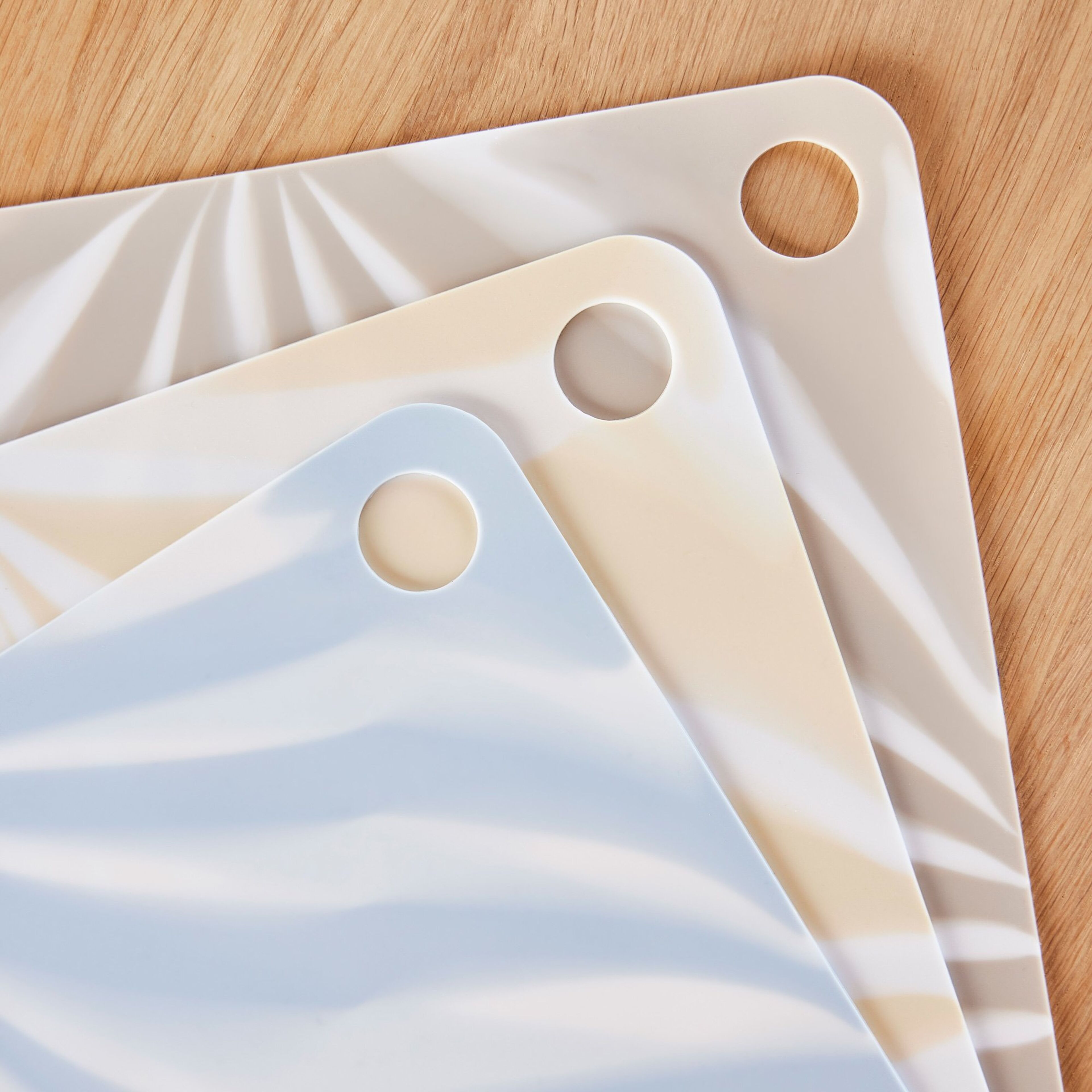 oyoy-zebura-daekkeserviet-gul-hvid-2-stk-l301275-60908-2