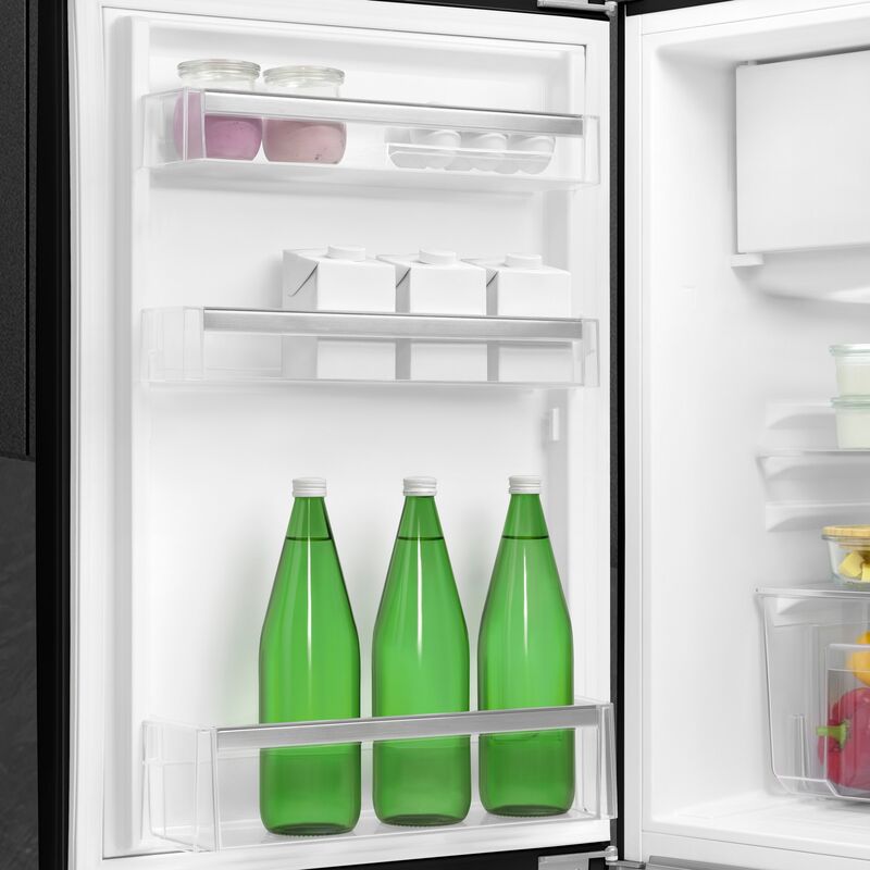 FAB10LBL6 jääkaappi pakastelokerolla, musta