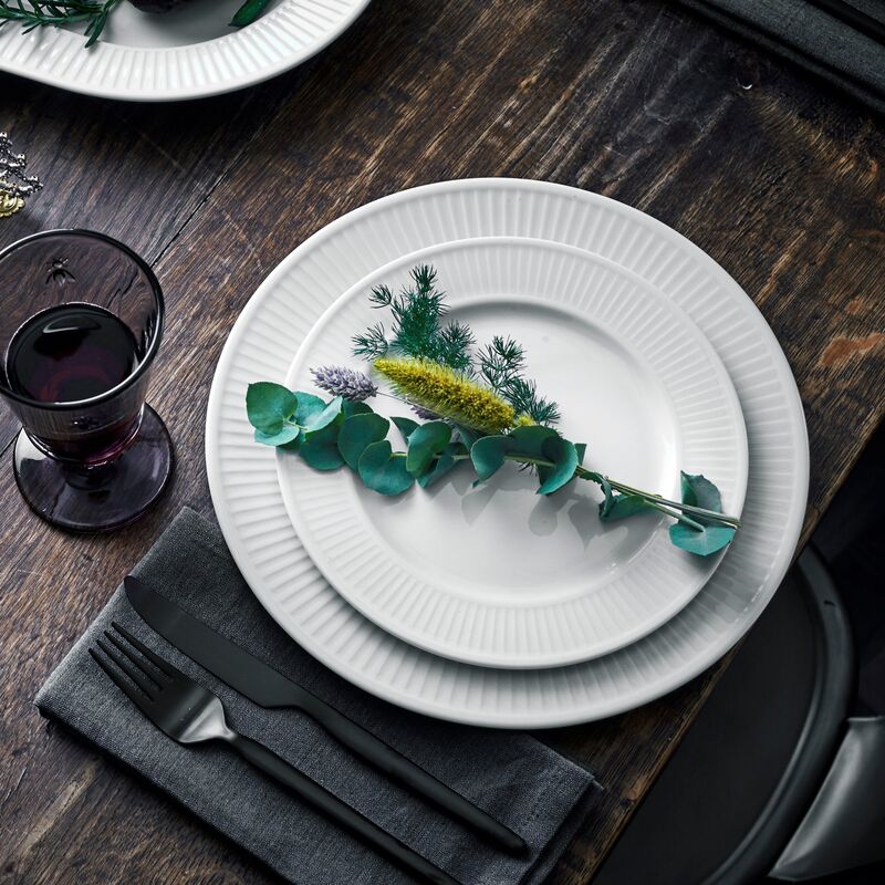 Hvid Plissé tallerken, Ø 20 cm.