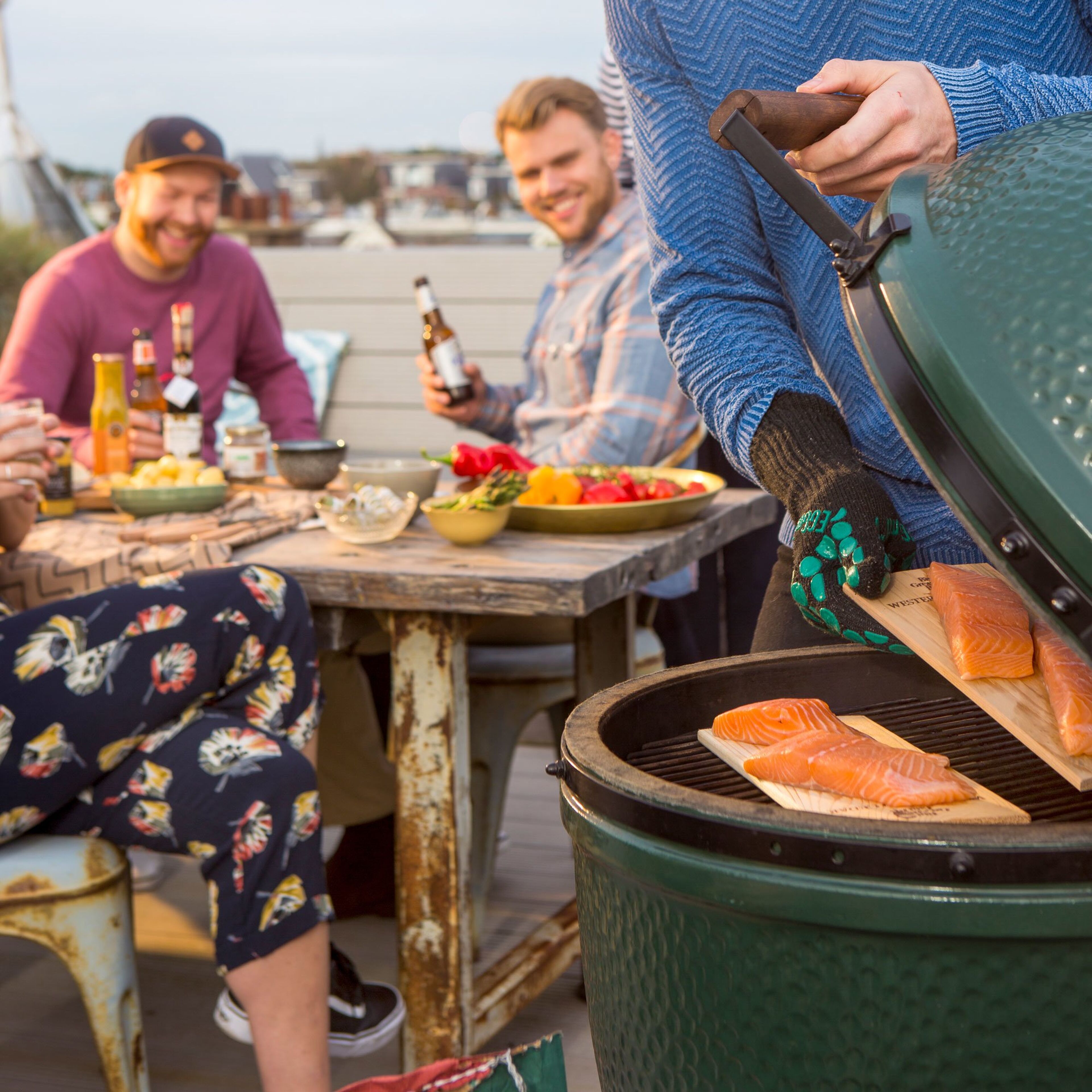 big-green-egg-grillplanker-i-cedertrae-116307-44419-3