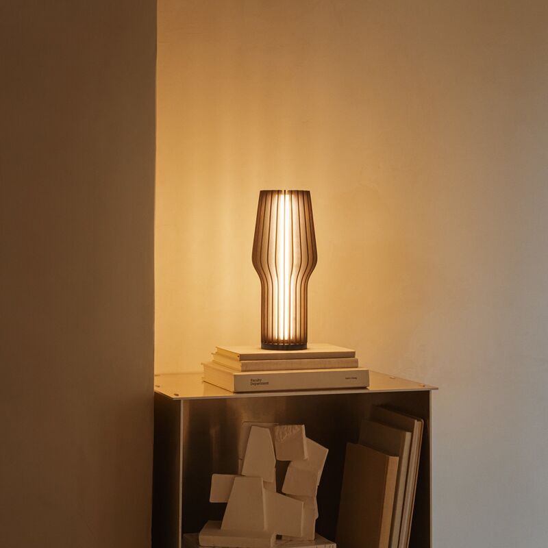 Radiant lampe, røget eg