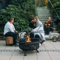 Eldstad stor med gnistskydd   