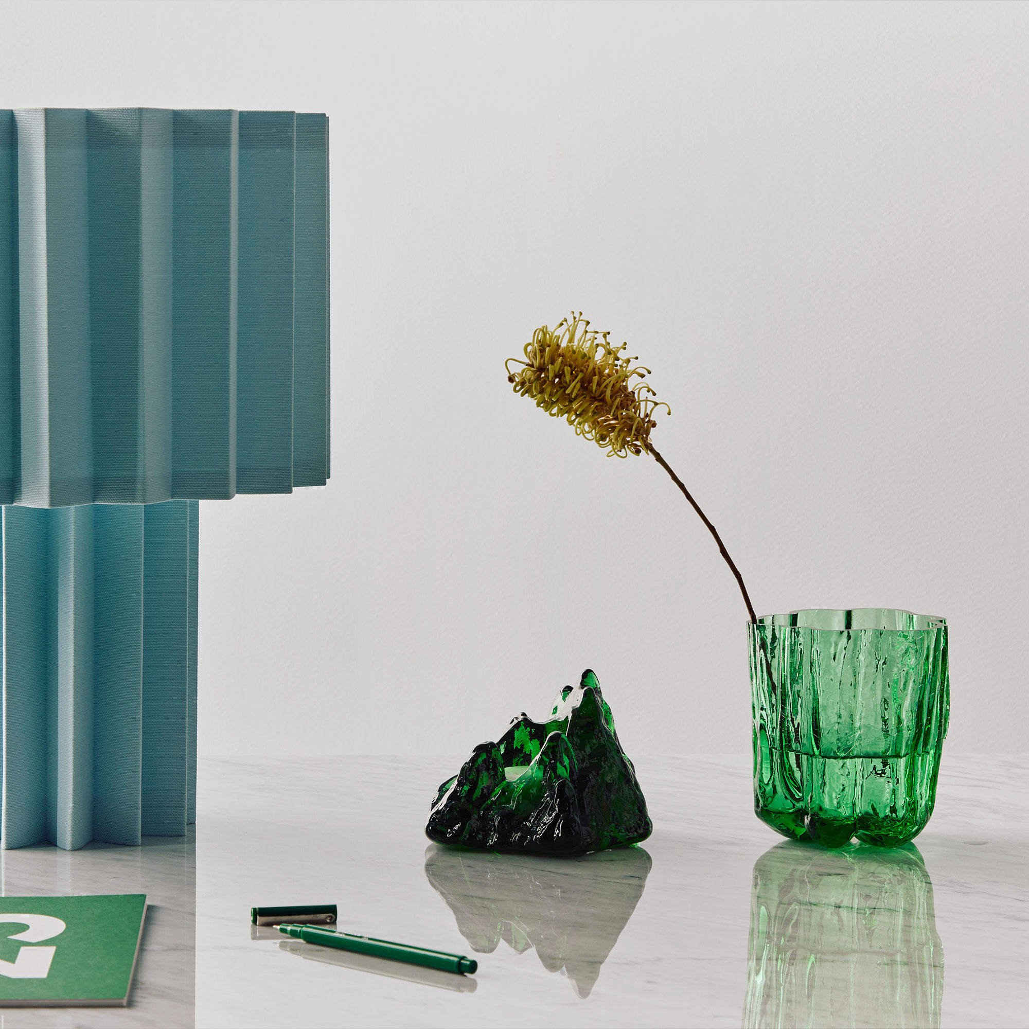 Kosta Boda Crackle vas 121 mm, mörkgrön
