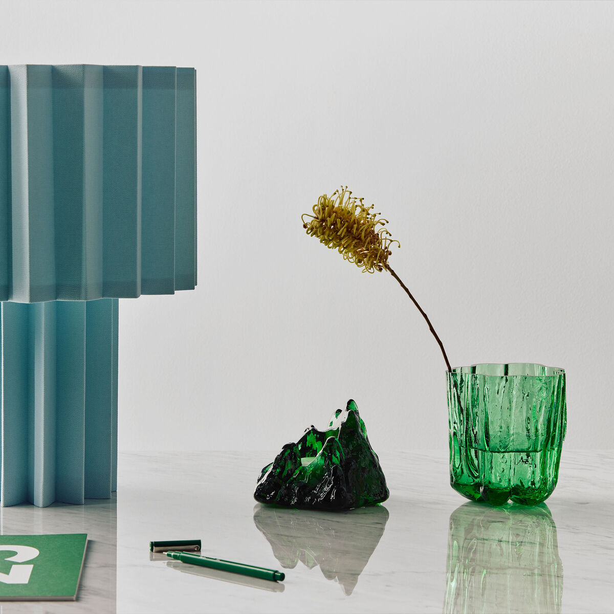 Kosta Boda Crackle vas 121 mm, mörkgrön