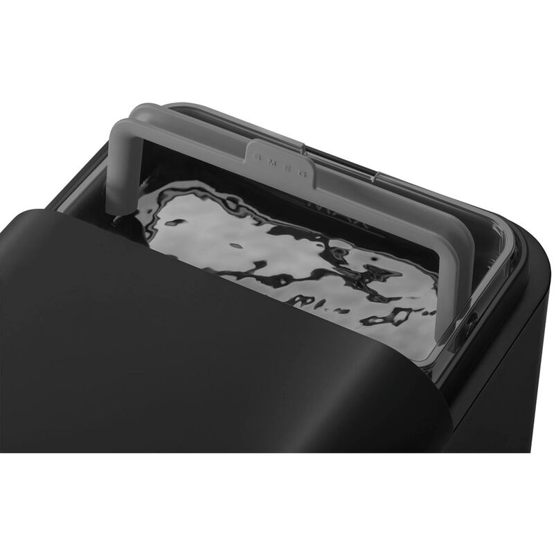 BCC02BLMEU espressomaskin med mjölkskummare