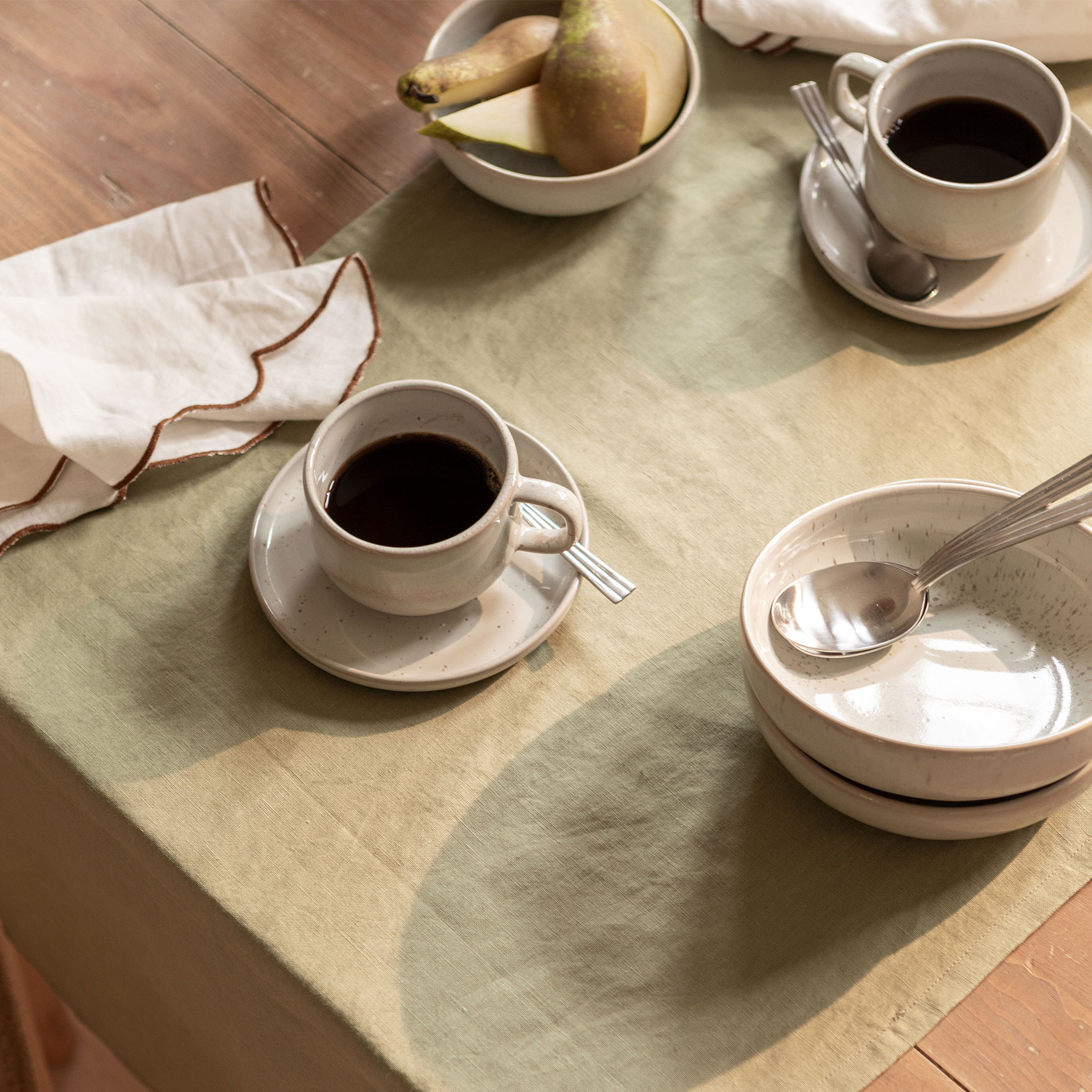 Decotique Sienna bordslöpare linne 150 × 45 cm, grön