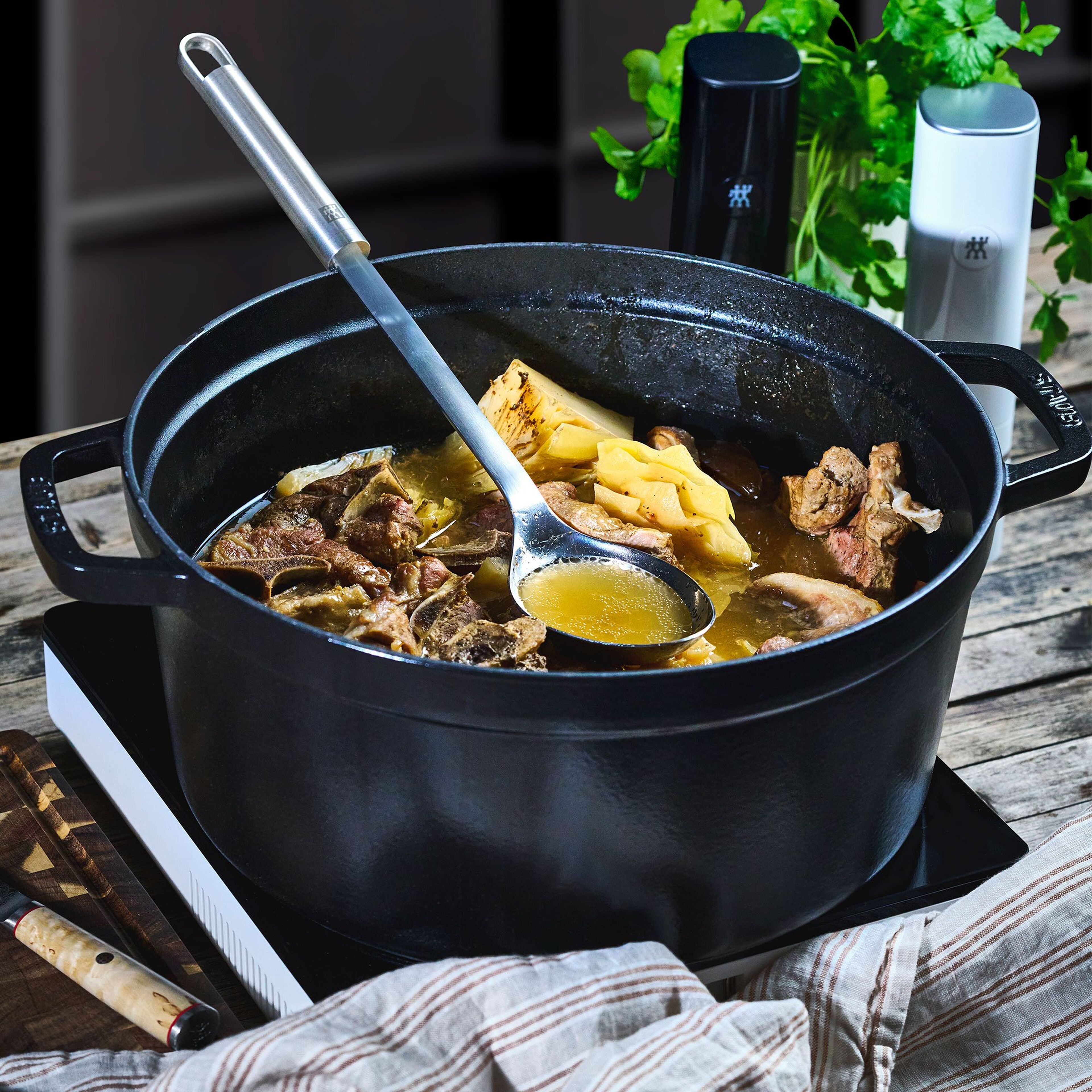 Rund Gryta 30 cm 8,35 liter Svart