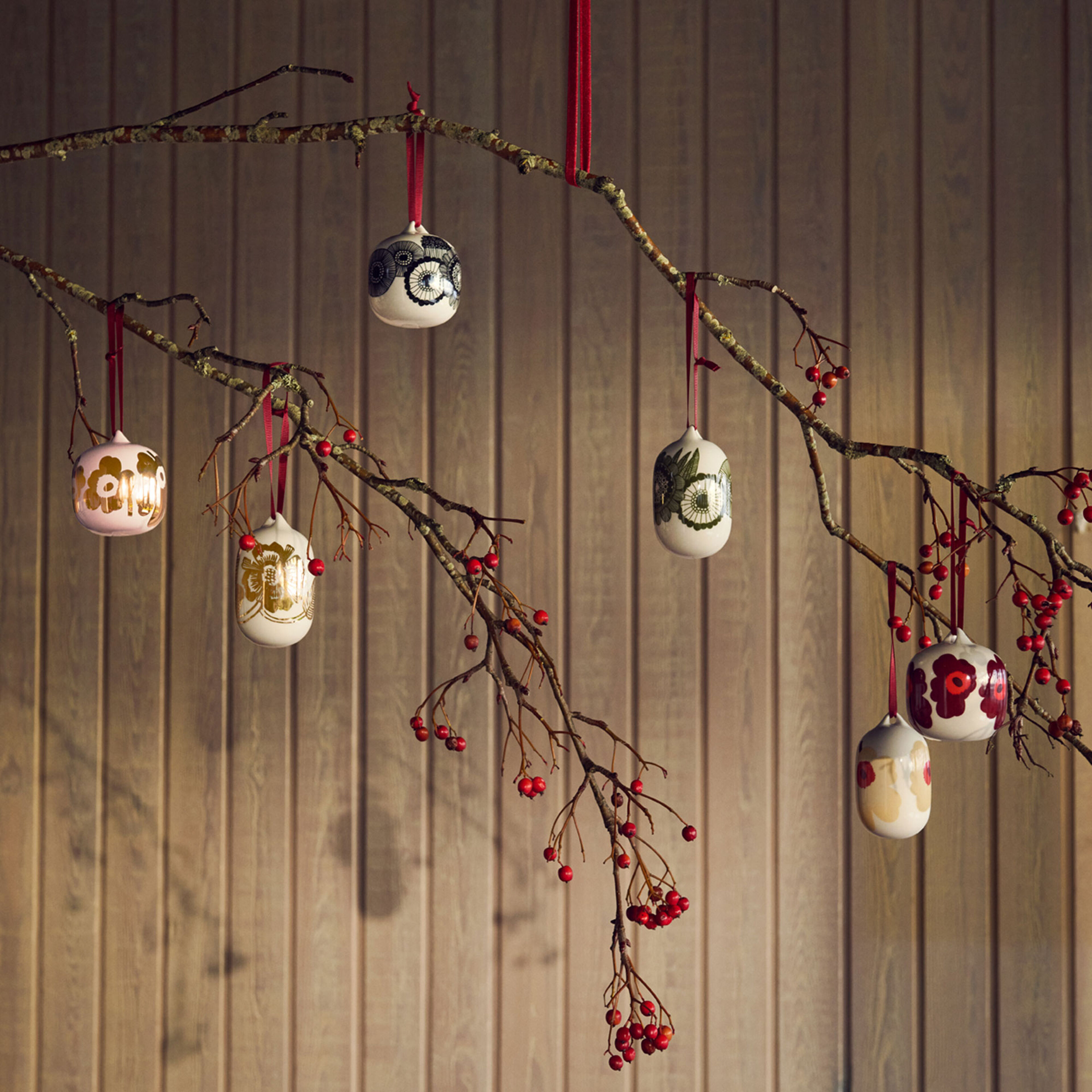 Marimekko Unikko julgransdekoration 2 st, vit/röd/beige