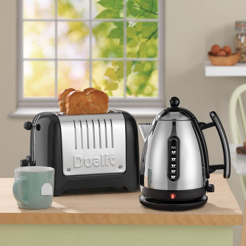 Vattenkokare & brödrost 2 skivor + galler