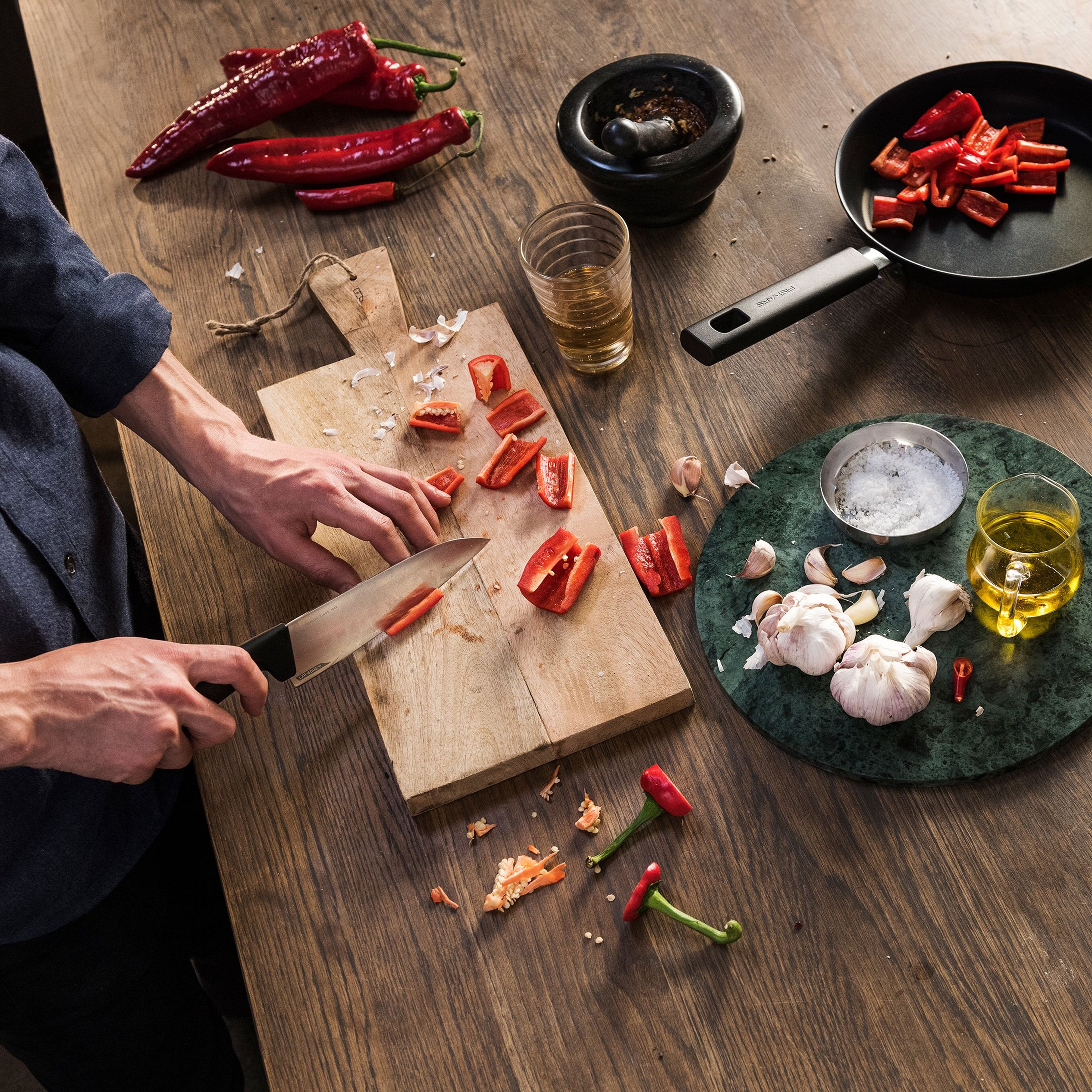 fiskars-hard-edge-kokkekniv-17-cm-1051748-53433-3