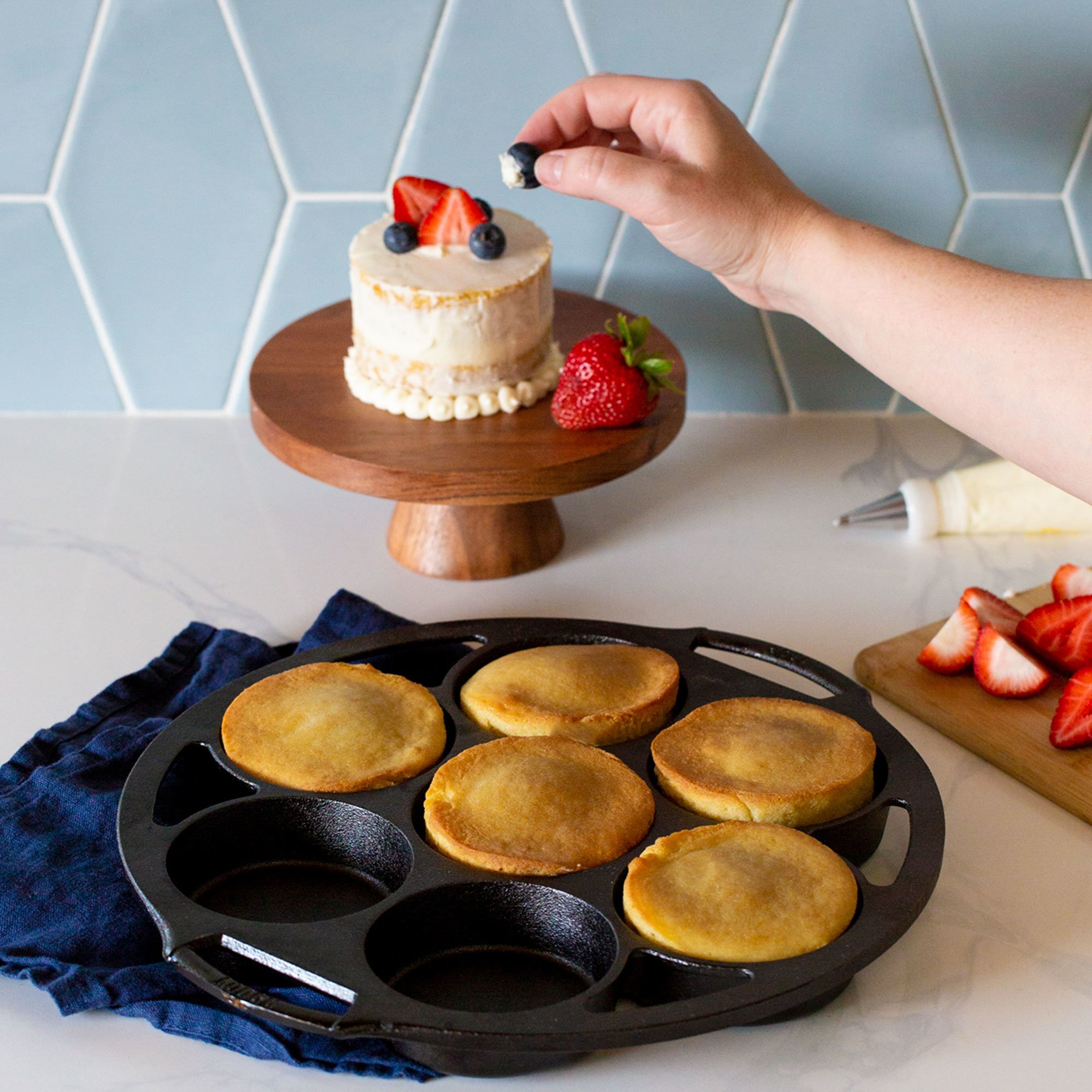 lodge-aebleskivepande-stoebejern-bw7mcp-54758-2