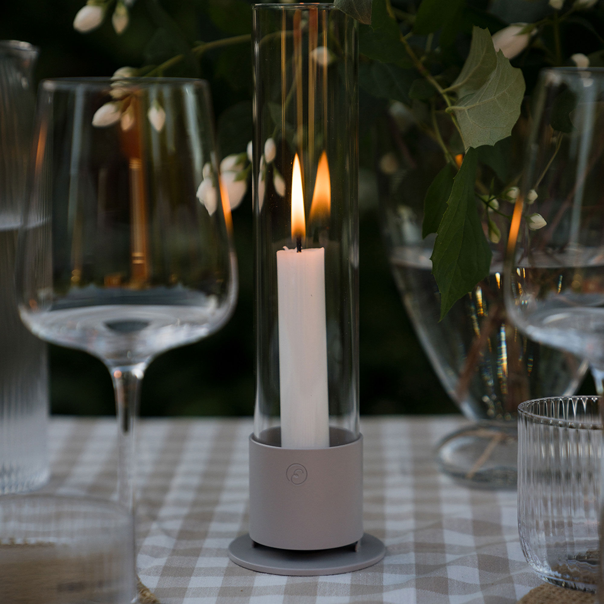 Ljusstake med glascylinder, naturvit