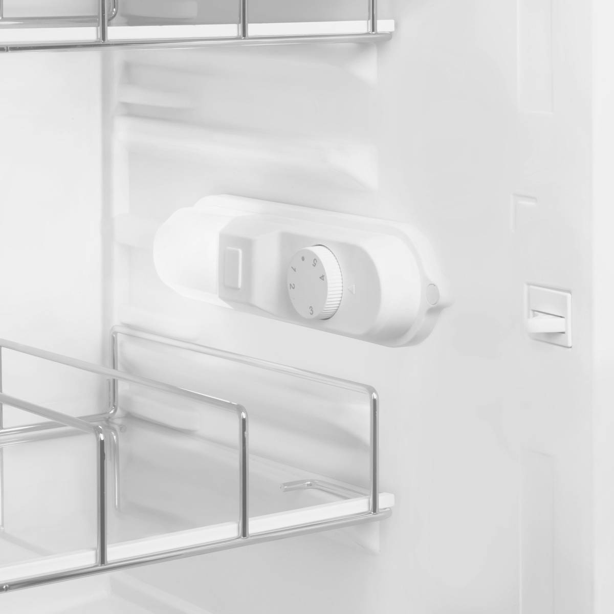 FAB10HRBL6 kjøleskap med flaskeholder, creme