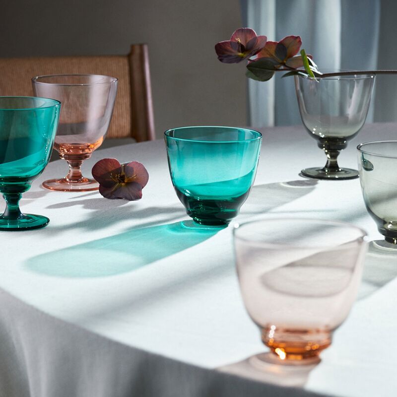 Flow vattenglas på fot 35 cl, emerald green