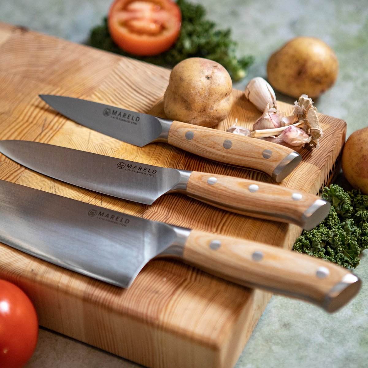 Knivsett med 4 kniver i europeisk tradisjon