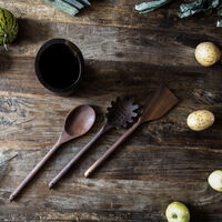 Redskapsset + ställ, valnöt