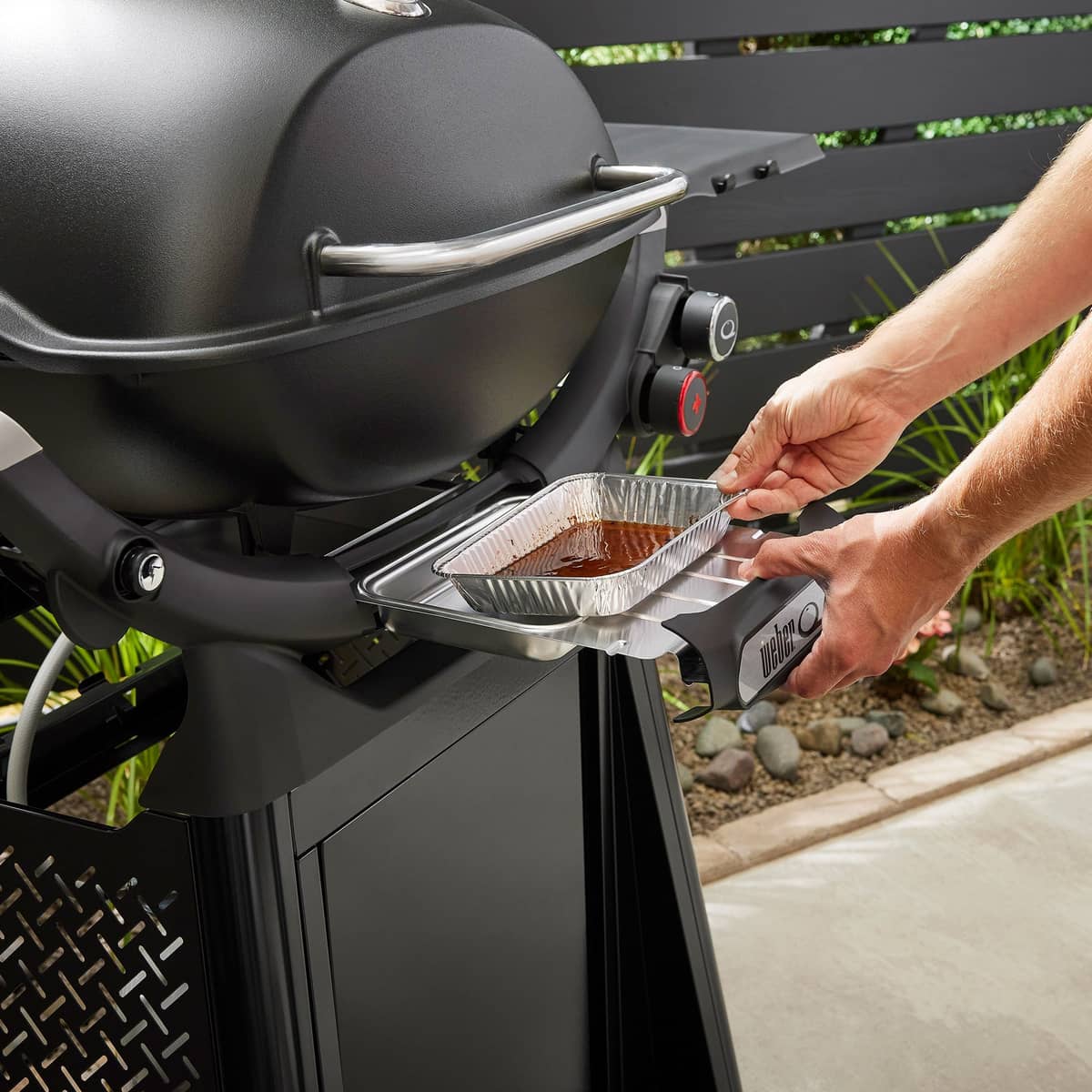 Q3200N+ Gasgrill med vogn