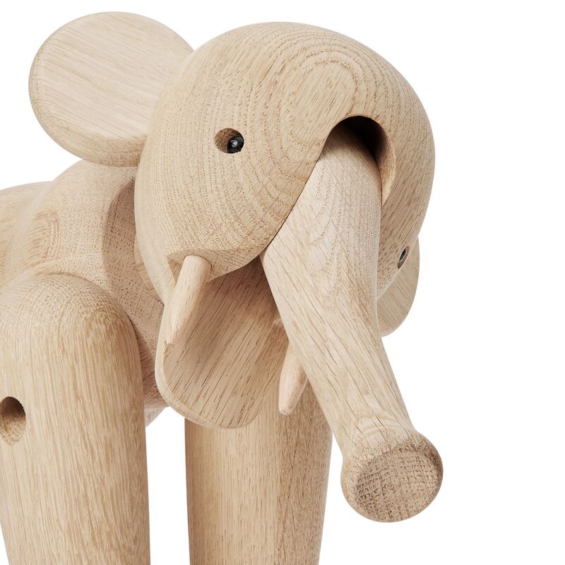 Elefantti iso, tammea