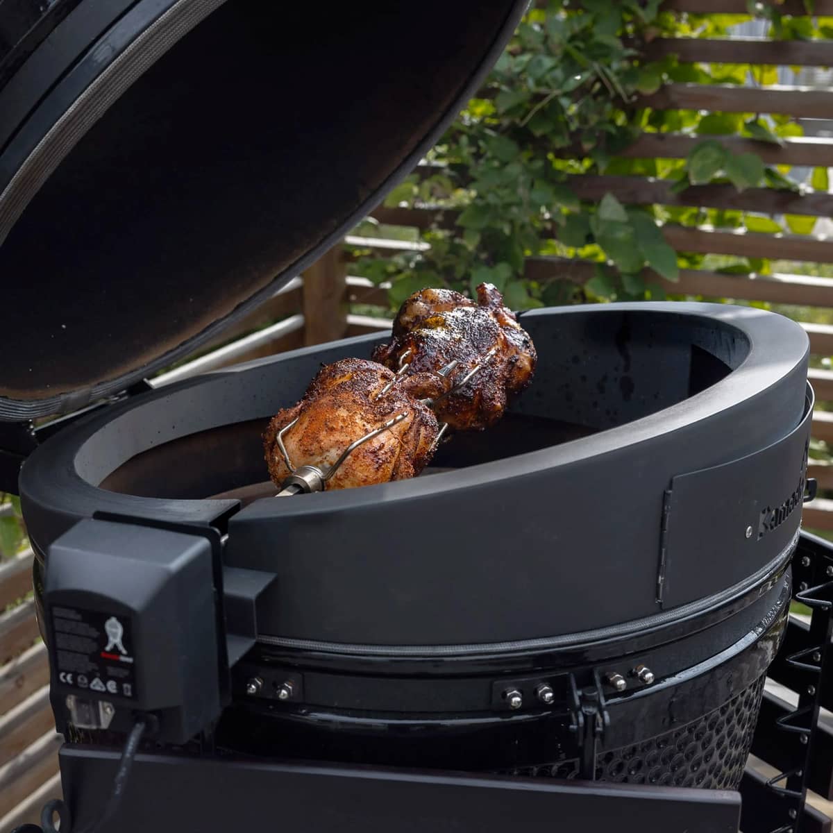 Maxi kullgrill, svart + grillmesterens rotisserie og pizzaovn