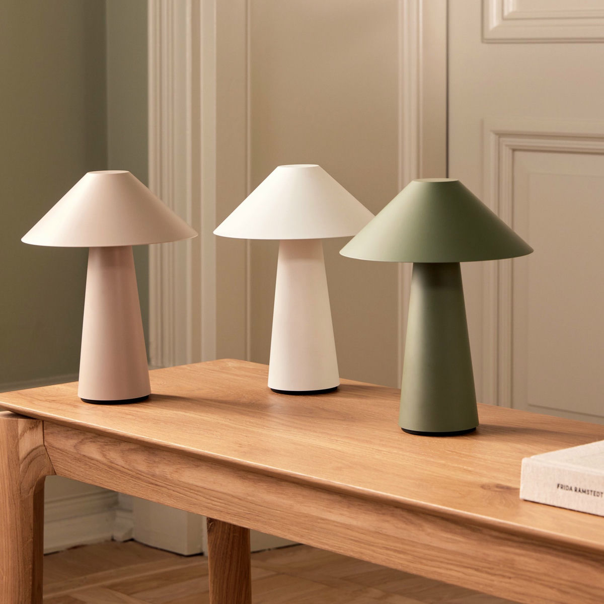 Cannes IP44 portabel bordslampa, grön