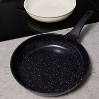 Isak stekpanna 28 cm, svart