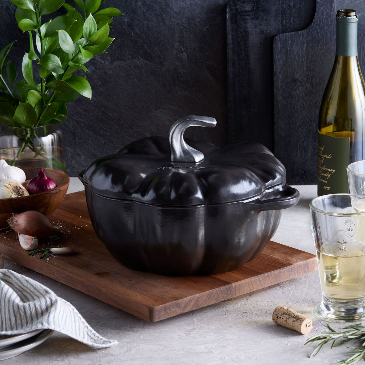 La Cocotte Græskar støbejernsgryde 24 cm / 3,5 liter, sort
