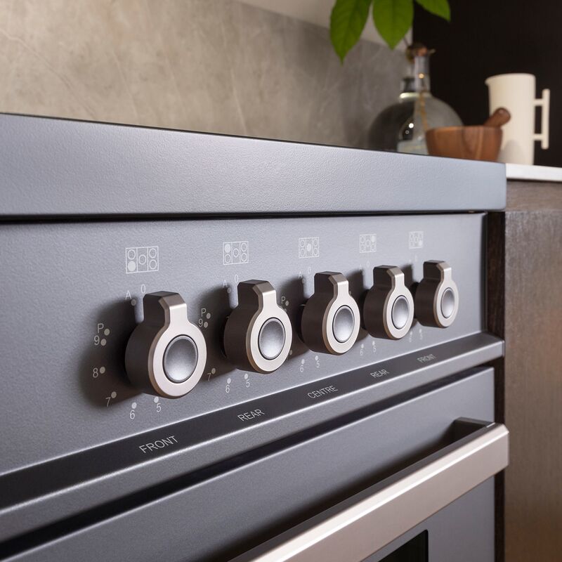 PRO95I1ECAT Professional induktionsspis med singelugn 90 cm, matt svart