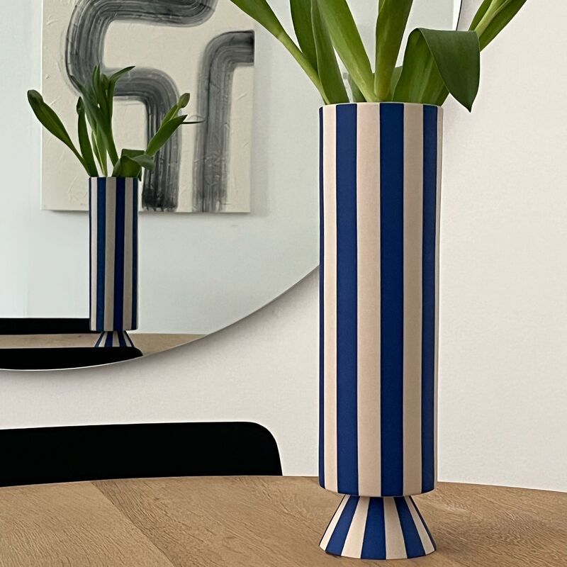 Toppu vase 31 cm, hvit/blå