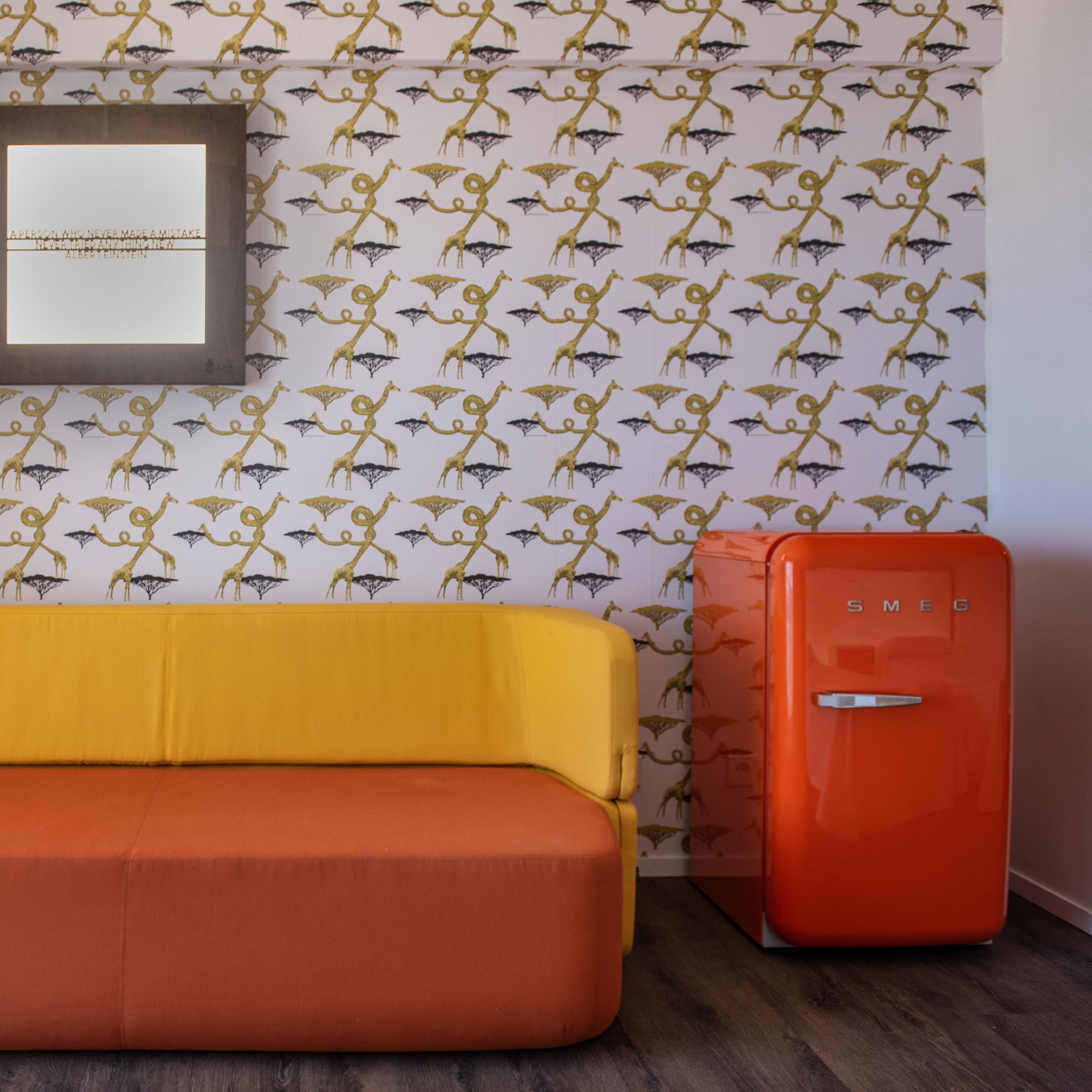 smeg-fab10ror6-koeleskab-med-fryseboks-orange-fab10ror6-65947-8