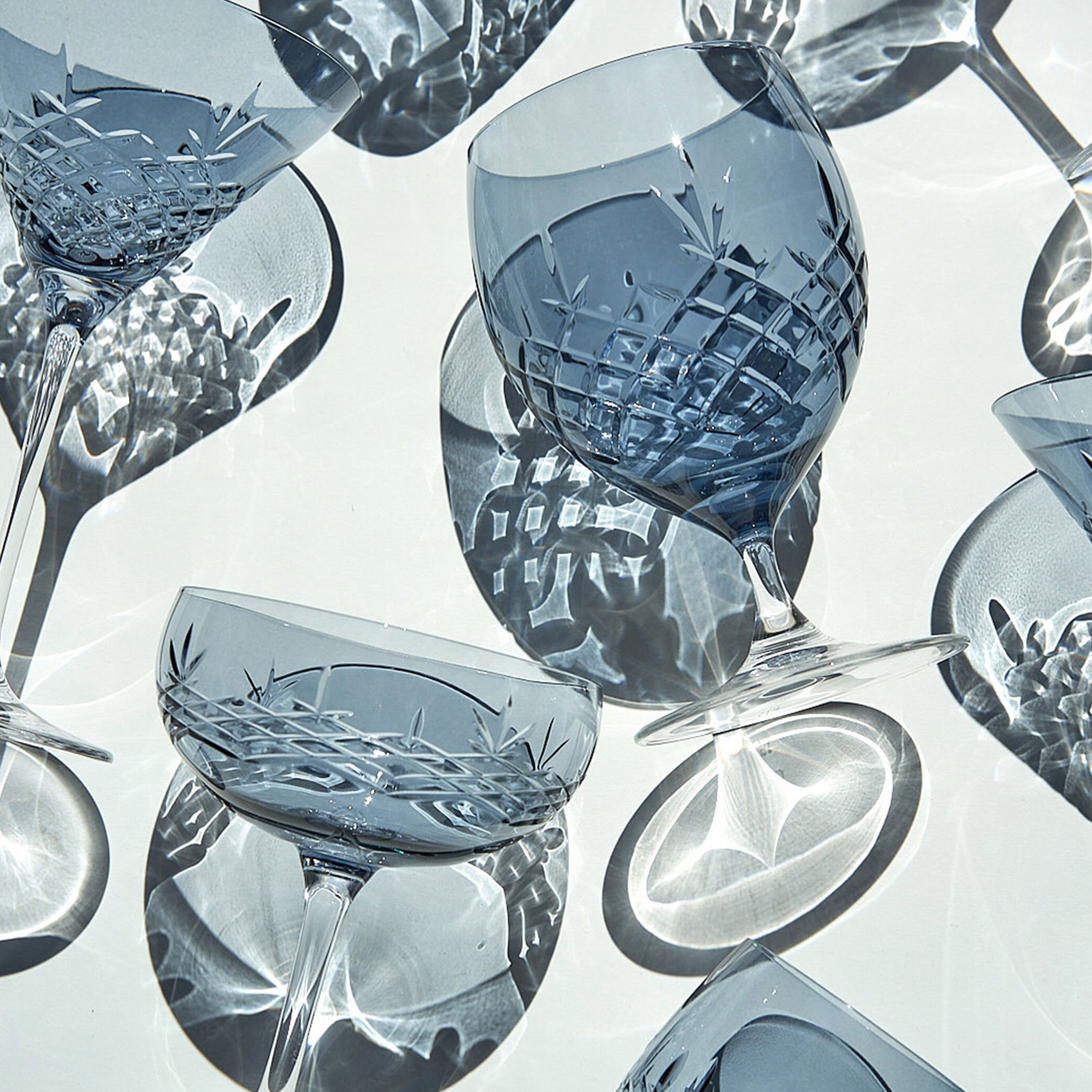 frederik-bagger-crispy-eightball-glas-sapphire-10388-50381-2
