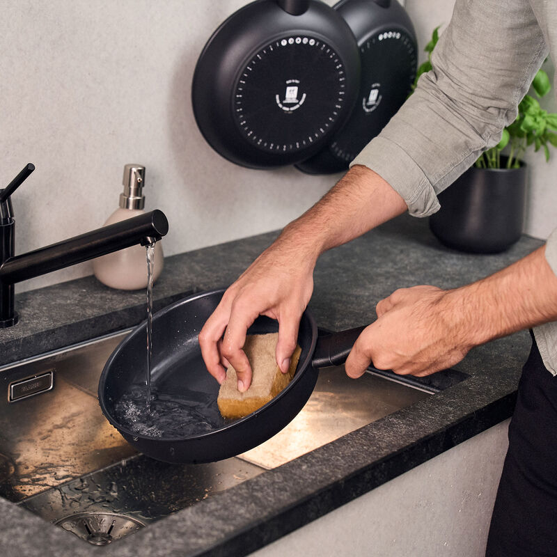 Madura Plus paistinpannu 28 cm, alumiini.