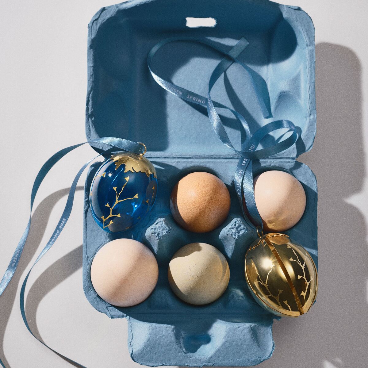 Vår 2025 dekorative egg, 18K gull