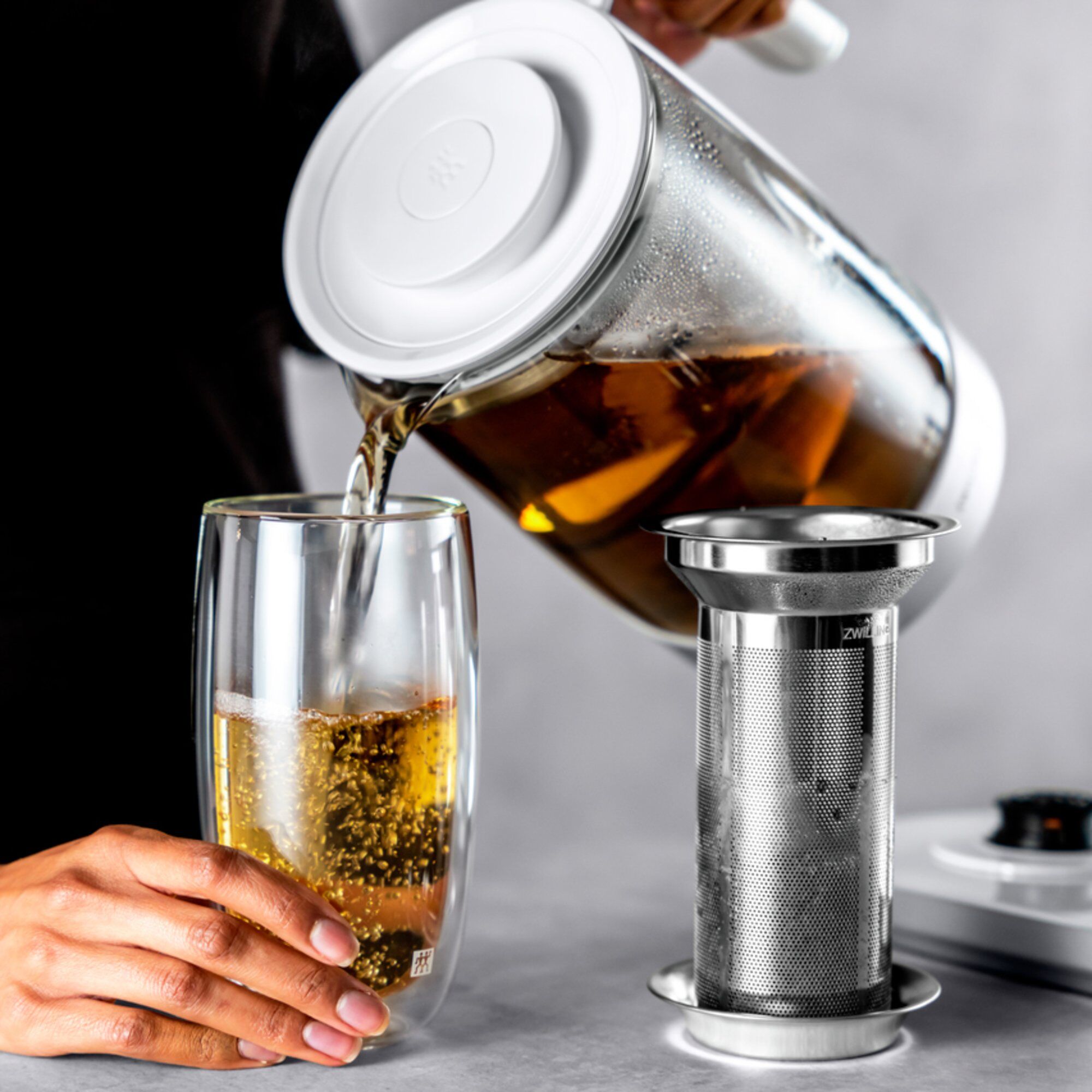 Alternativ bild 1 för Zwilling Enfinigy elektrisk vattenkokare, 1,7 liter, vit