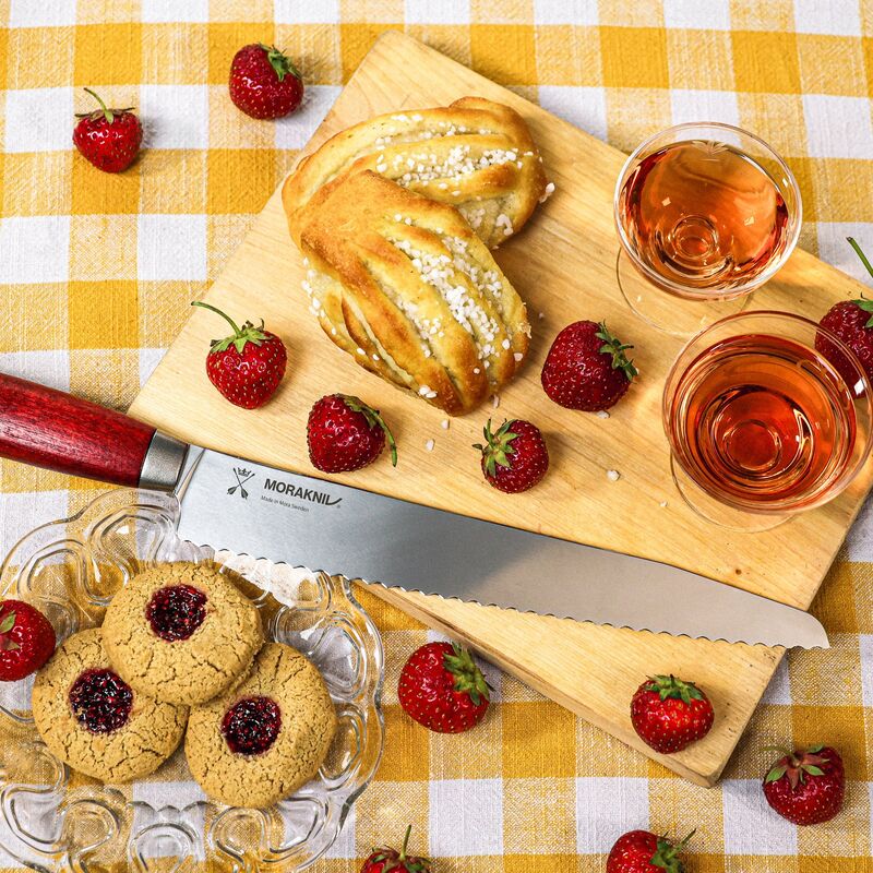 Classic 1891 -leipäveitsi 24 cm, punainen