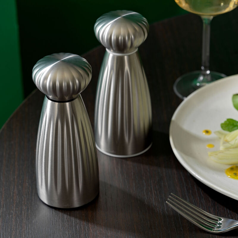 Robert Welch Palm Satin salt- och pepparkvarn med bricka 17 cm, rostfritt stål