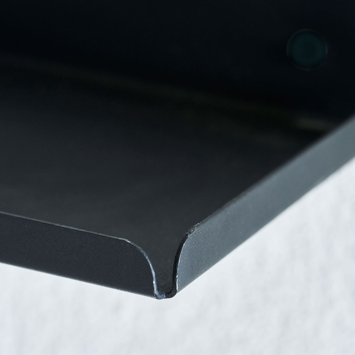 House Doctor Ledge Væghylde 80 cm, sort