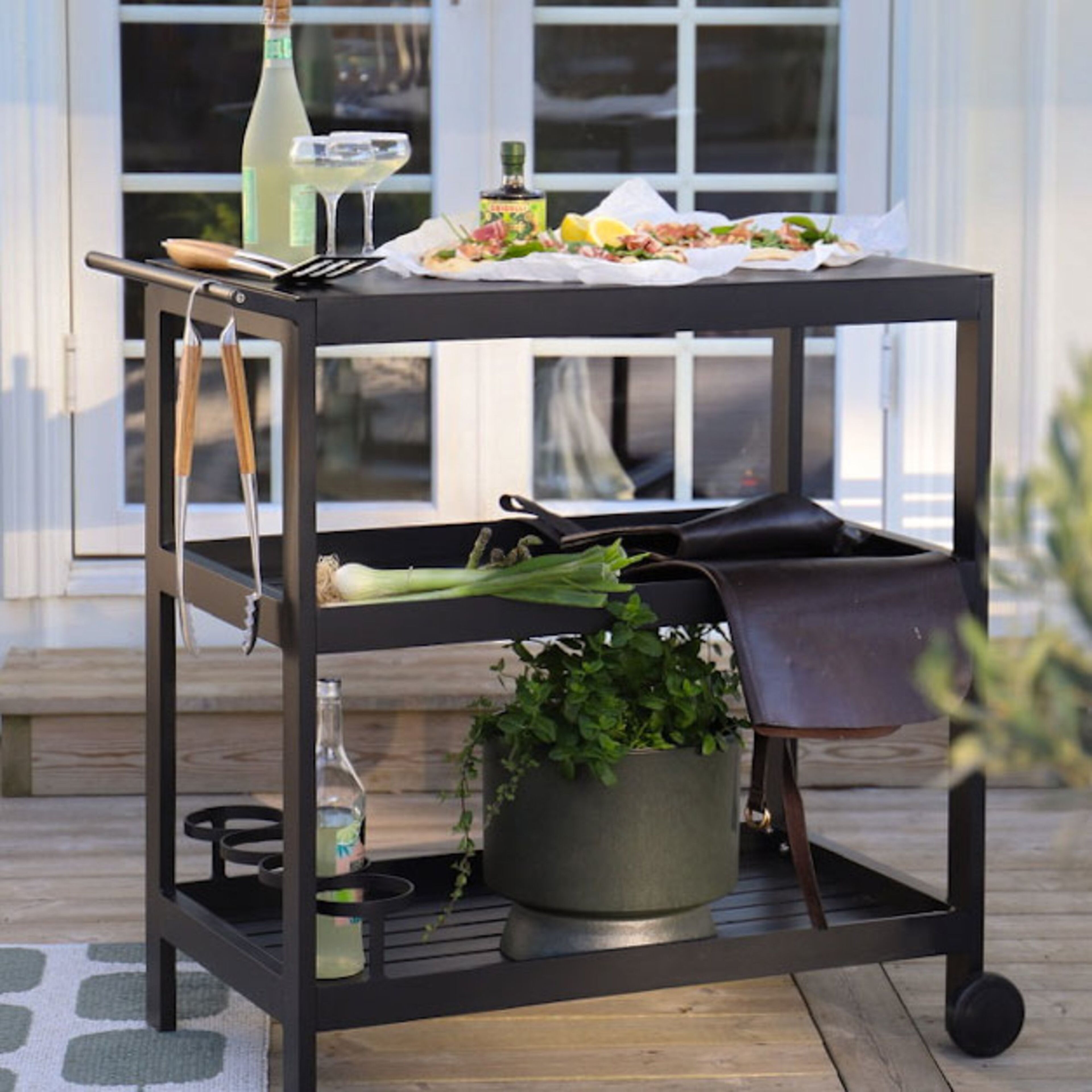 mareld-udekoekken-sidebord-med-hjul-92-5-x-54-cm-44997c-57735-8