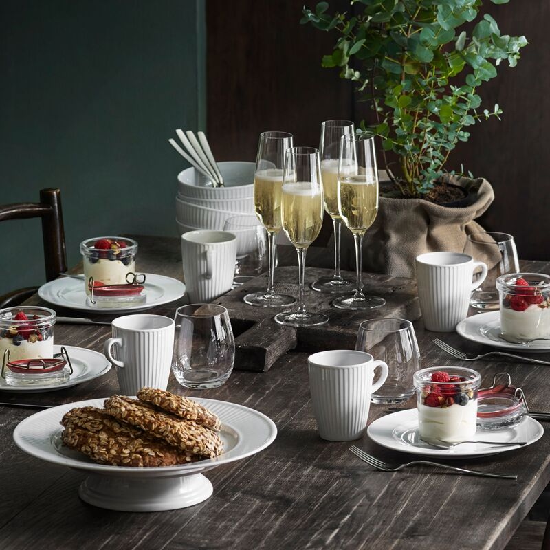 Hvid Plissé tallerken, Ø 17 cm.