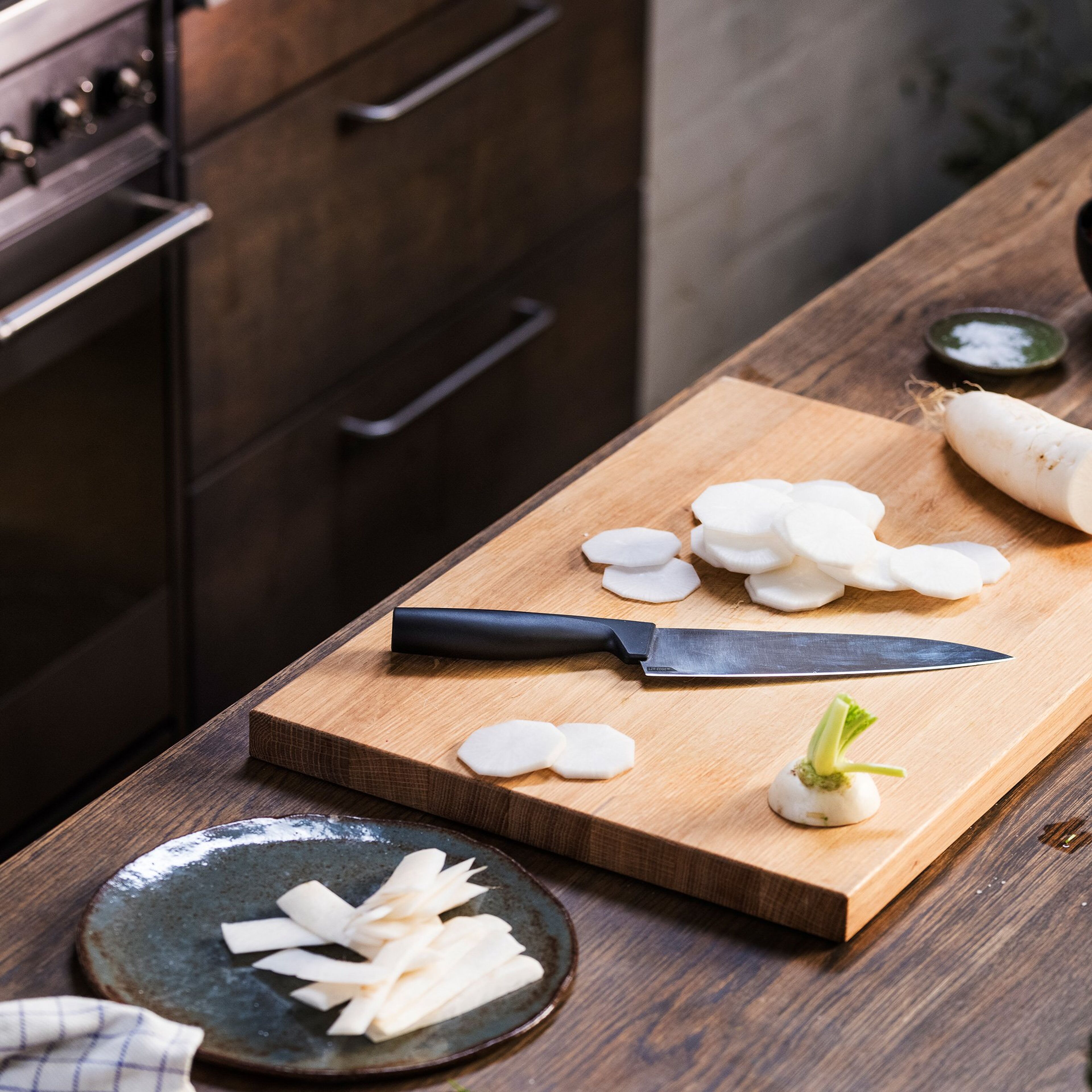 fiskars-hard-edge-kokkekniv-20-cm-1051747-53434-3