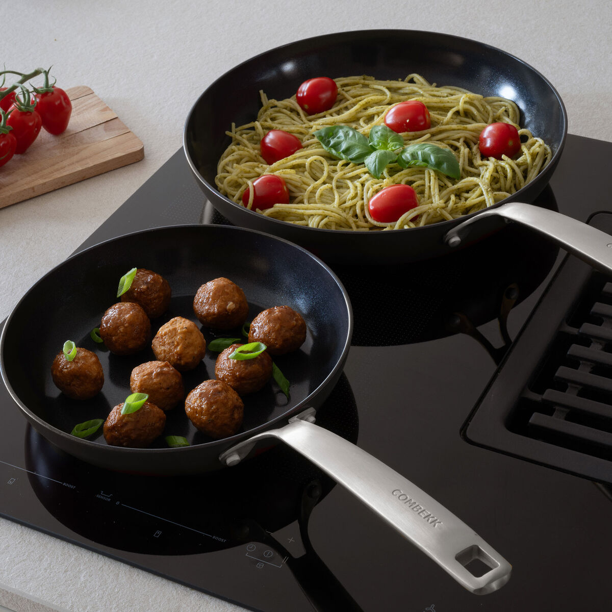 Combekk Stekepanne med stålhåndtak 24 cm, svart