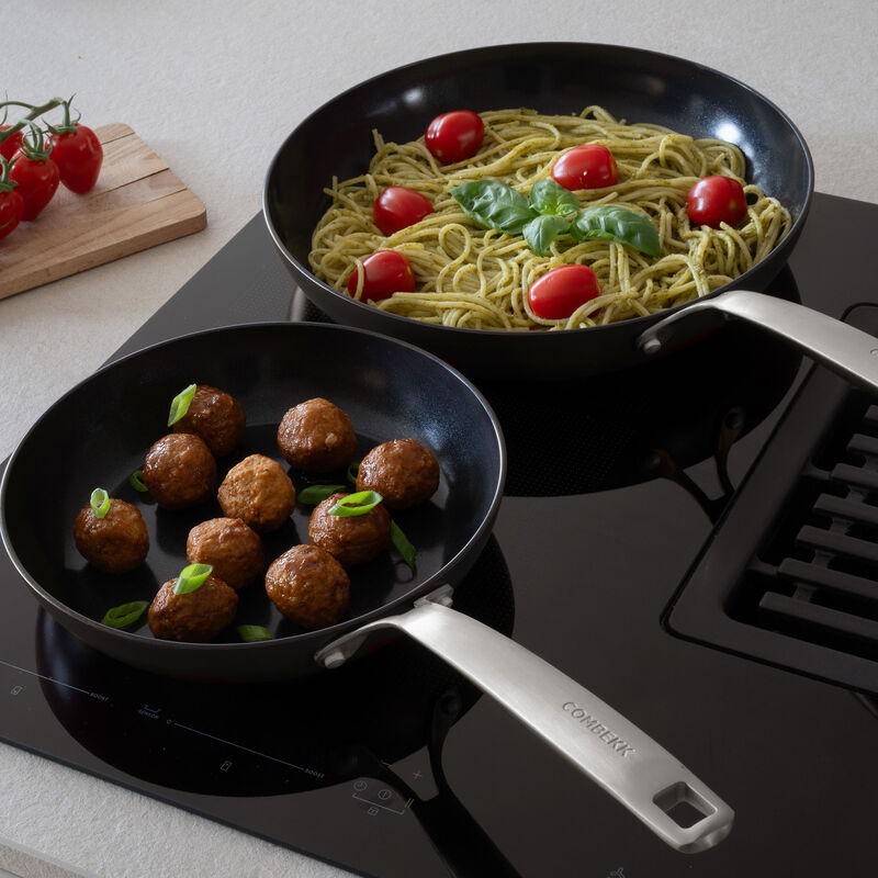 Paistinpannu teräskahvalla 24 cm, musta