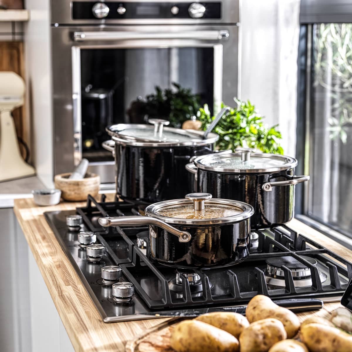 Cookware Collection -kattila, kannellinen, 24 cm, musta