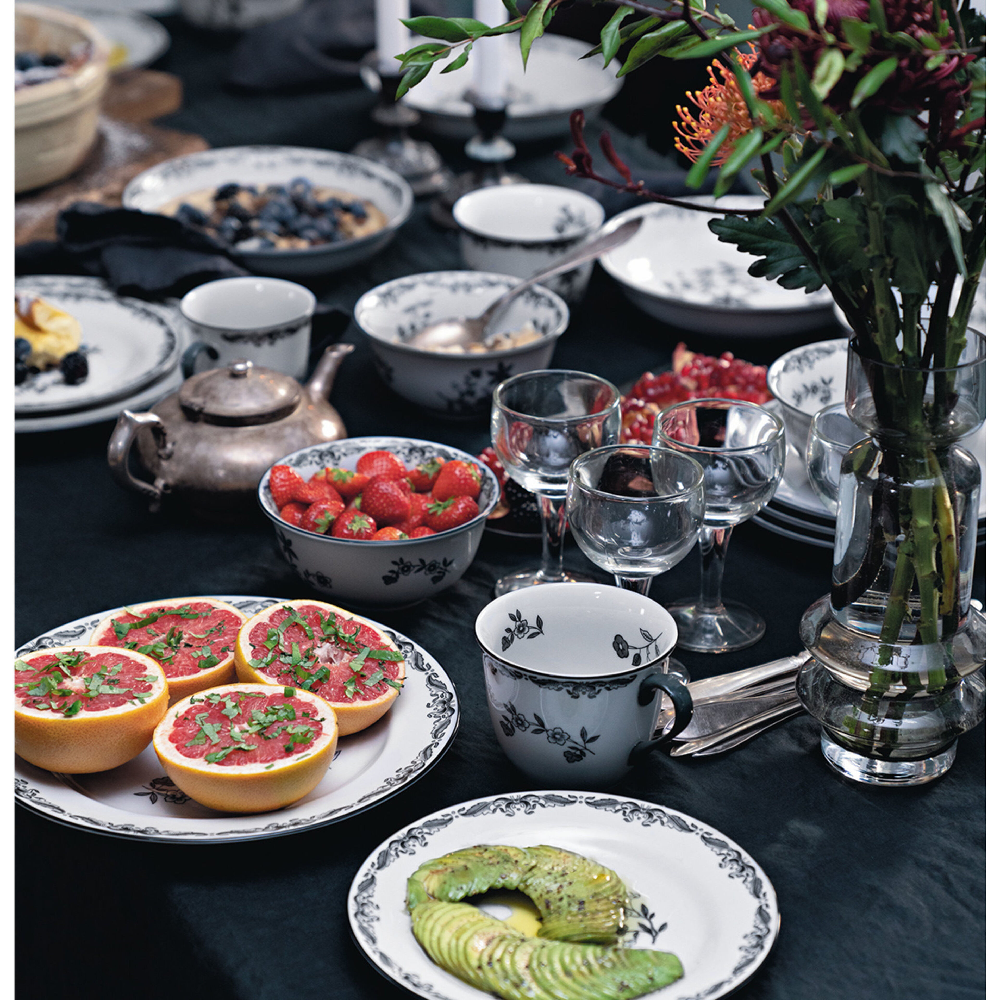 roerstrand-ostindia-sort-tallerken-21-cm-1028272-39844-4