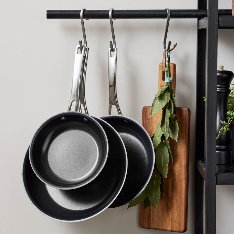 Ellen paistinpannu 24 cm, 18/8 ruostumaton teräs