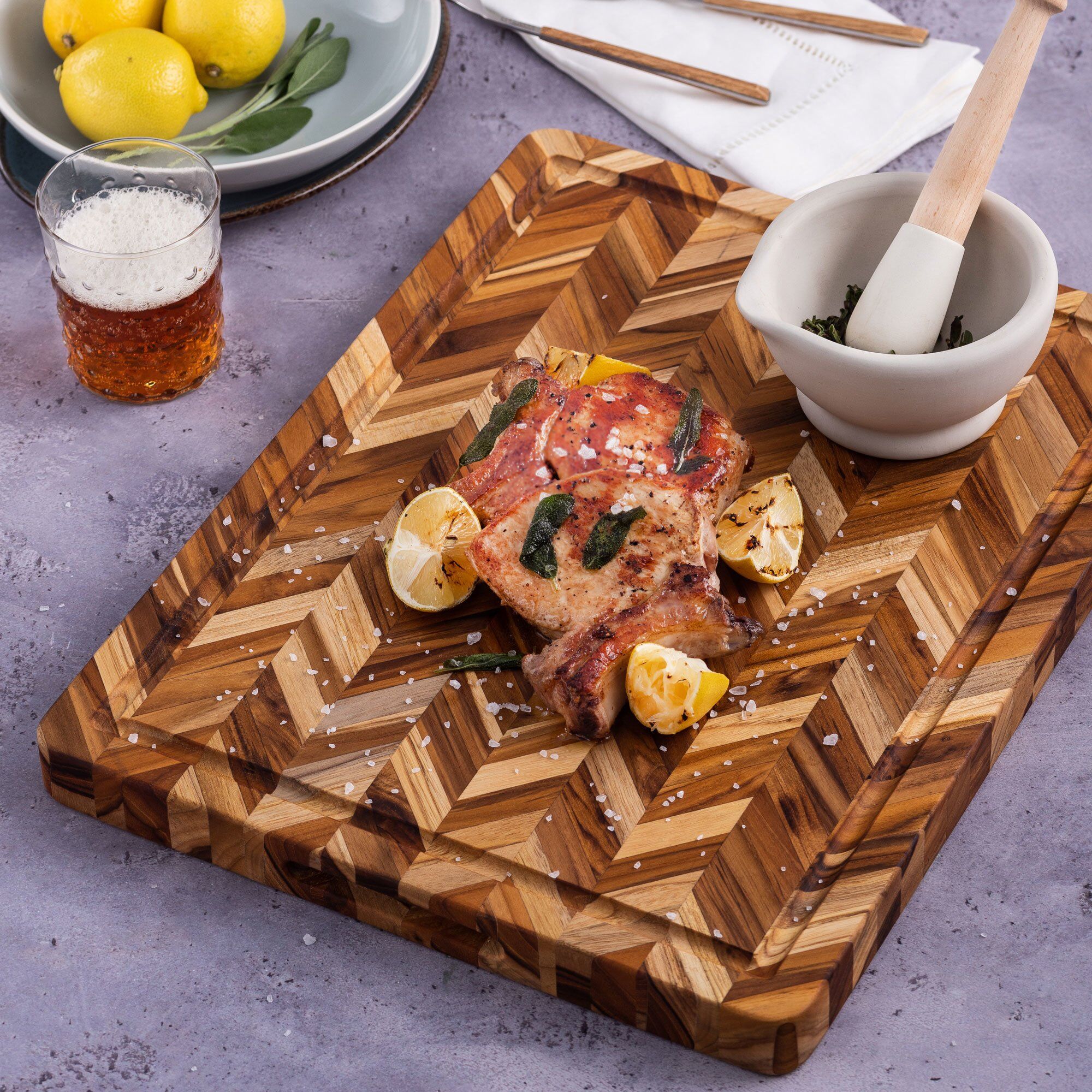 Alternativ bild 1 för Teakhaus Skärbräda i teak 46 cm x 26 cm, fiskbensmönster