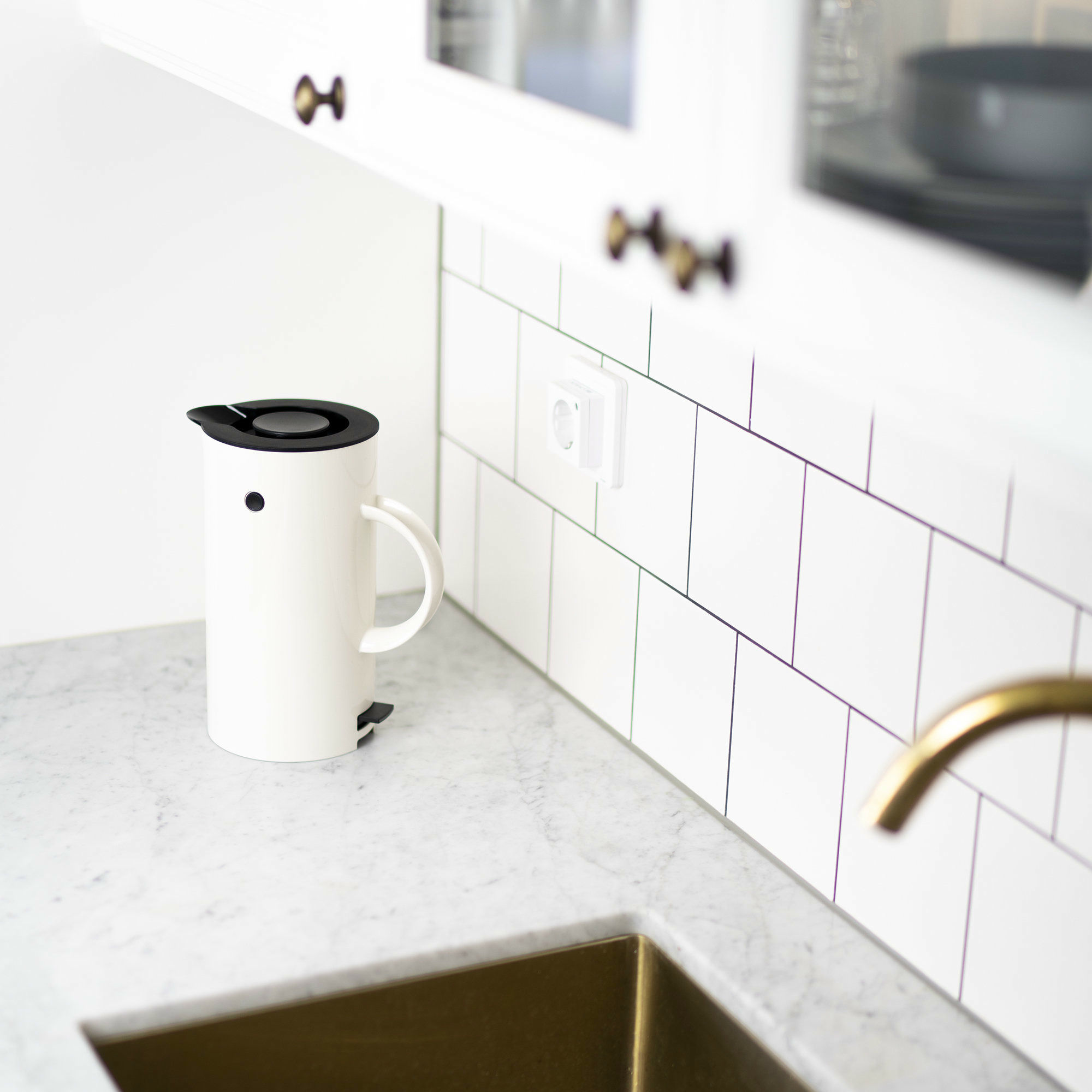 Alternativ bild 1 för Stelton EM77 Vattenkokare 1,5 liter Vit