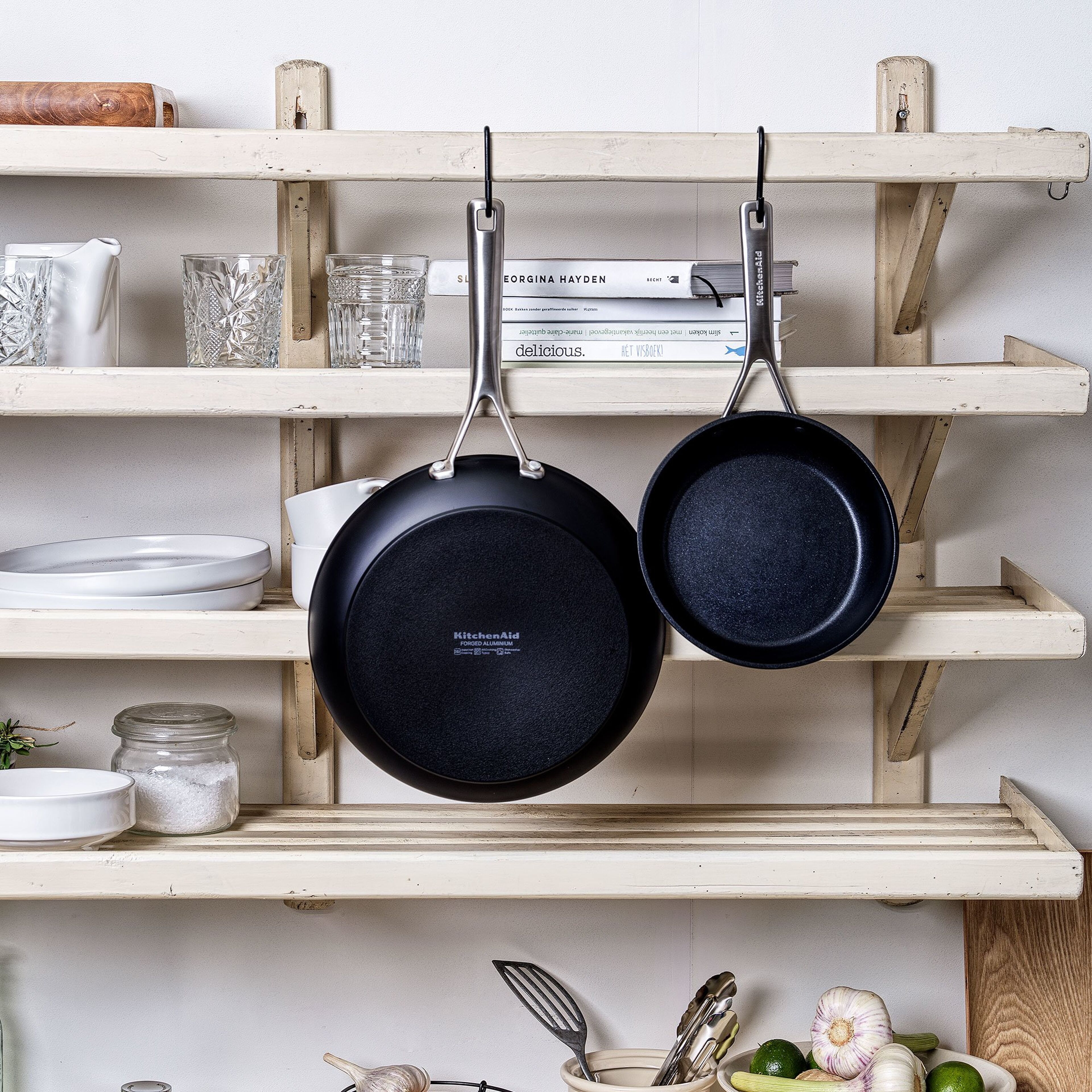 kitchenaid-classic-forged-stegepander-20-28-cm-cc003586-001-57876-3