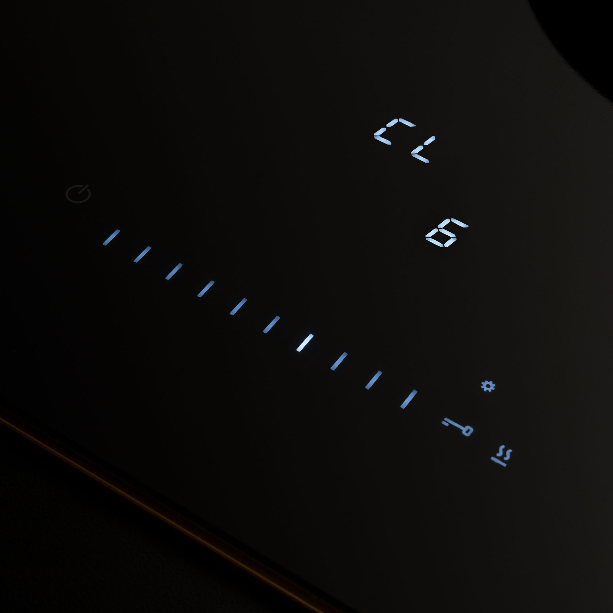 P905I1M30GP Premium induktionshäll 90 cm med guldram, 5 zoner