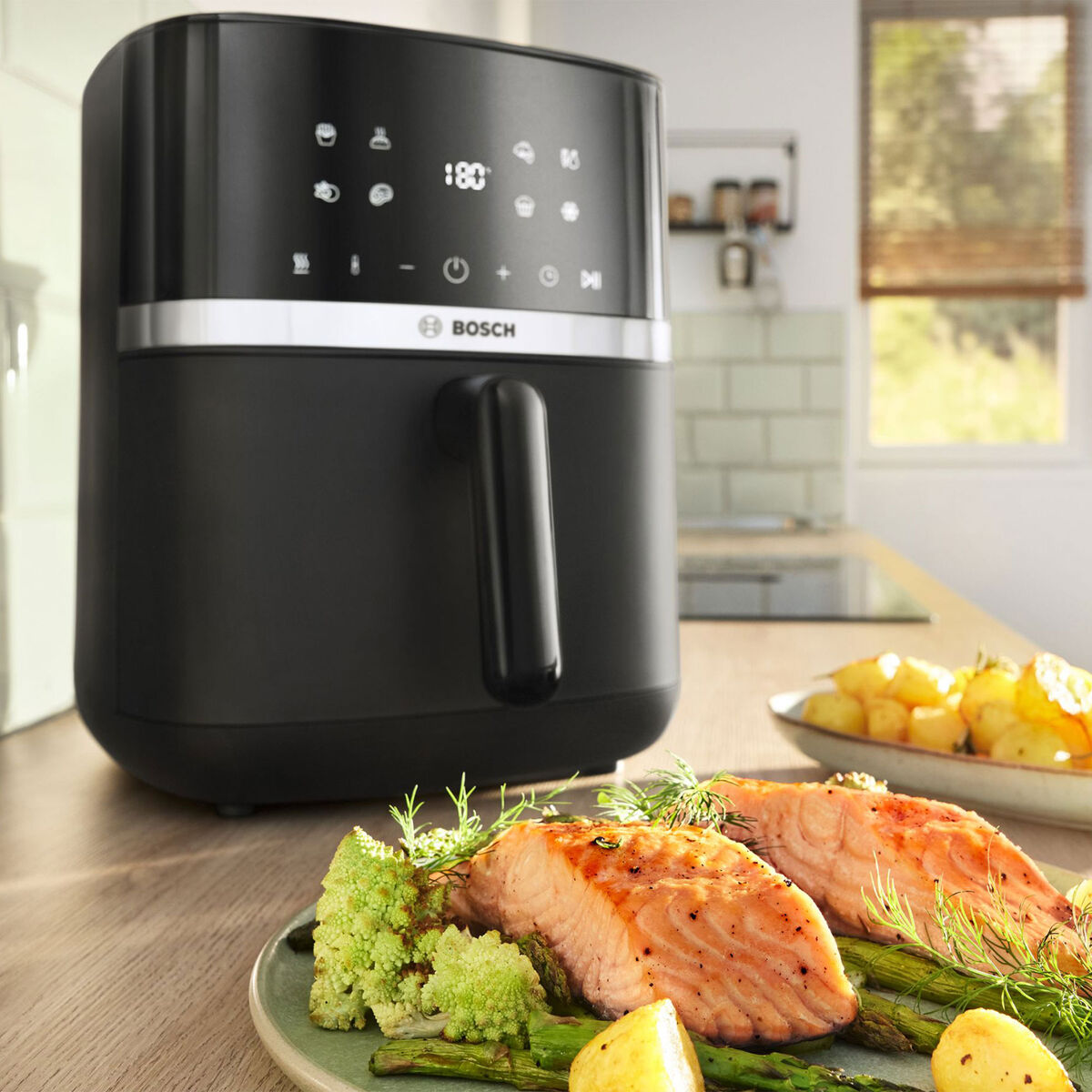 MAF462B0 Serie 4 airfryer 6,1 litraa, musta